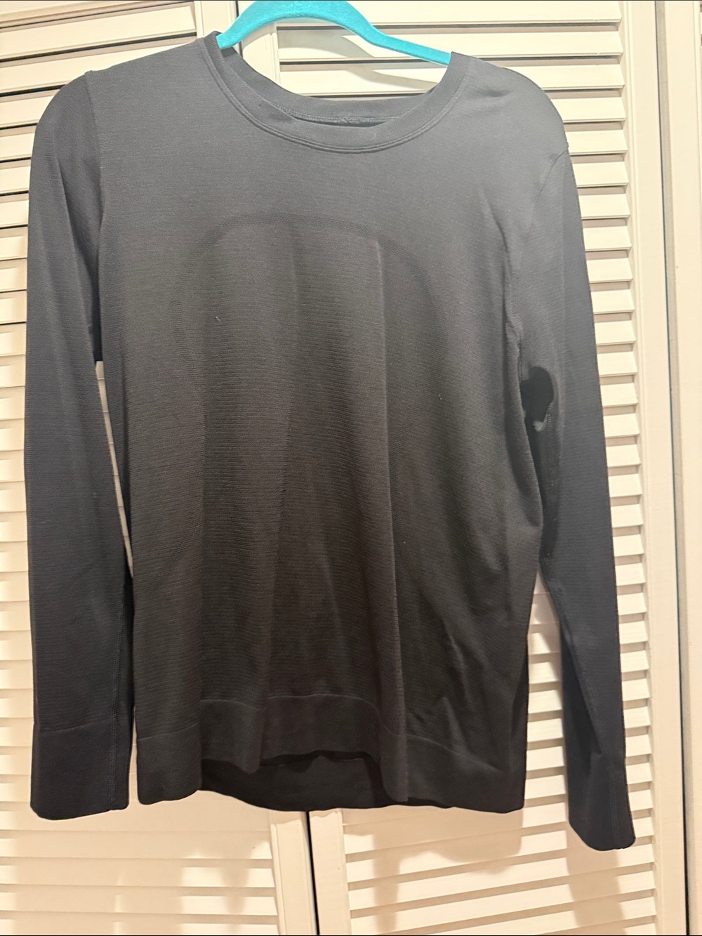 Lululemon Women's Black swiftly Long-Sleeve size 10